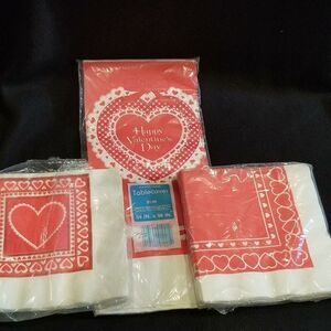 Vintage Valentines Hearts Party Paper Tablecover Tablecloth Napkins New